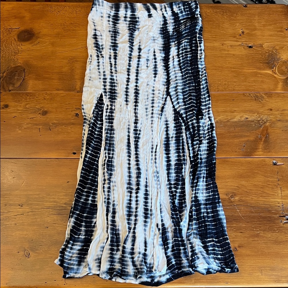 Forever 21 Monochrome Striped A-Line Skirt